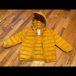 Baby Gap 100% Recycled lightweight puffer jacket. Primaloft. 4T